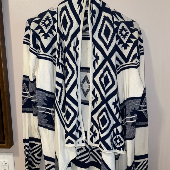 Forever 21 Sweater Bundle - Picture 6 of 13